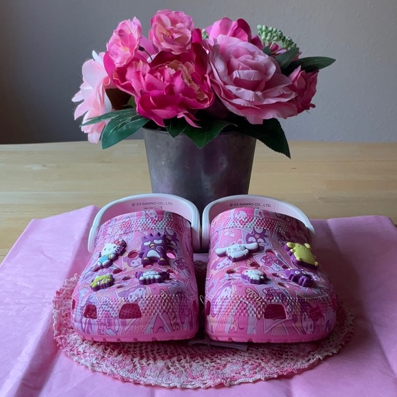 π±ππ± CROCS HELLO KITTY  CLOGS π±ππ± - Picture 2 of 16